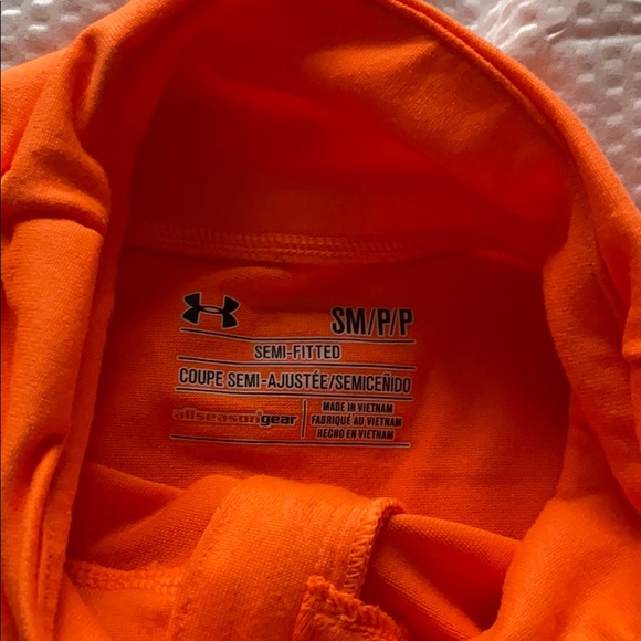 Under Armour running set. - Picture 6 of 6